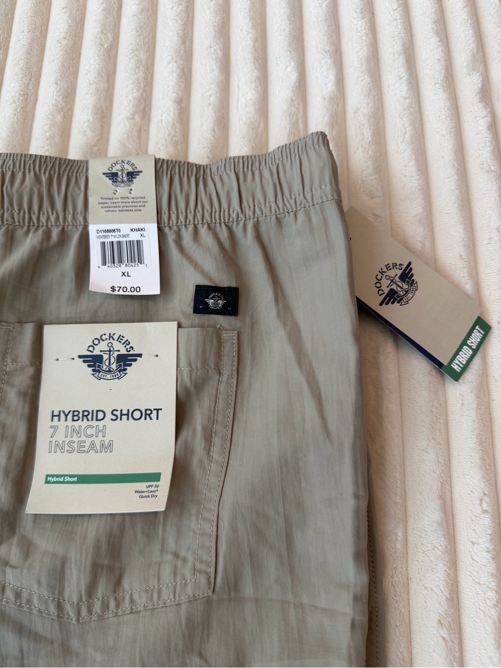 NWT Dockers Men's Hybrid Shorts 7" Inseam - Khaki. XL